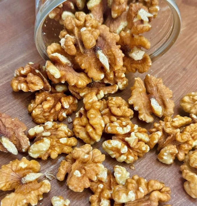 What Happens When You Eat Nuts Regularly? Understanding Their Nutritional Value, Potential Benefits, and How to Enjoy Them as Part of a Healthy Diet
