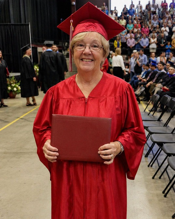 At 62, I Finally Earned My College Degree — What Happened After Graduation Was the Greatest Surprise of My Life