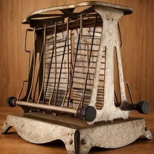 The Vintage Toaster That Changed Morning Routines: A Look Back at One of the Kitchen’s Most Fascinating Inventions