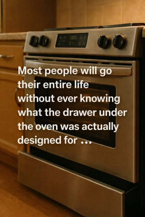 Think You Know Your Kitchen? Here’s What the Drawer Beneath Your Oven Is Actually Designed For