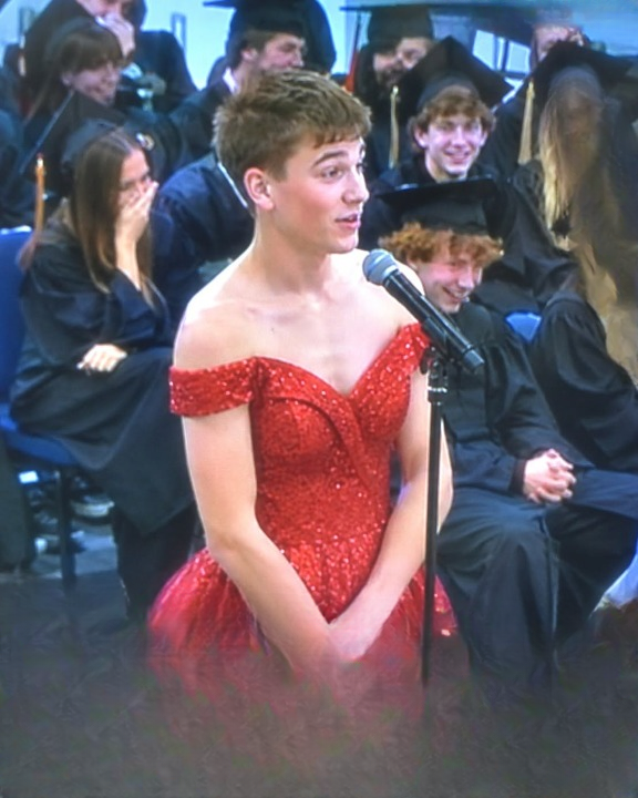 A Graduation Day to Remember: How One Student’s Meaningful Choice Inspired an Entire Audience