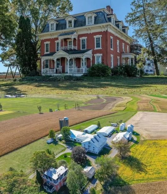 Detailed Property Overview of a Six-Bedroom, Three-Bath Home Built in 1850