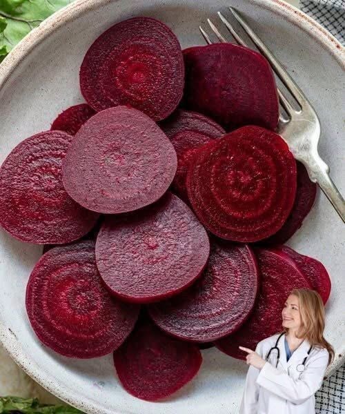 What Really Happens When You Eat Beets Regularly? A Detailed Look at Their Nutrients, Potential Benefits, Possible Effects, and What the Evidence Suggests