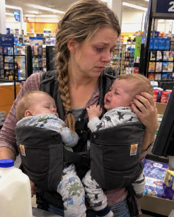 A Small Act of Kindness at a Grocery Store Became an Unexpected Surprise the Very Next Morning After a Mother Struggled to Pay for Her Babies’ Essentials